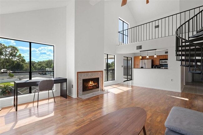 Building Photo - 3127 W Sligh Ave