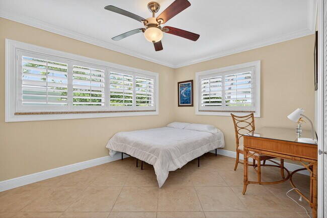 Building Photo - 728 Waterway Dr