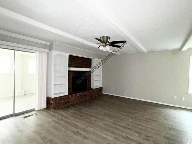 Building Photo - 2228 S Whitbourne Pl
