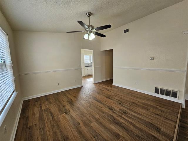 Building Photo - 308 Royal Field Dr