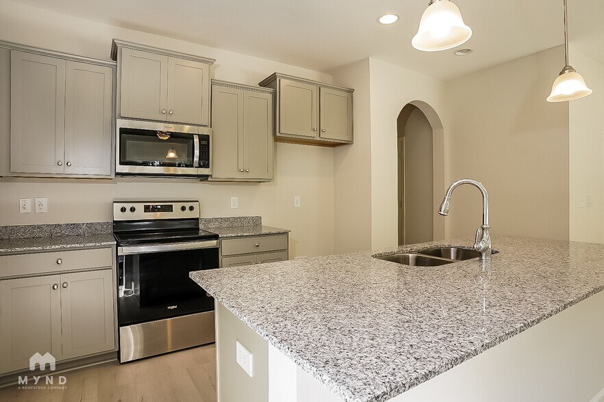 Building Photo - 224 Bainbridge Dr