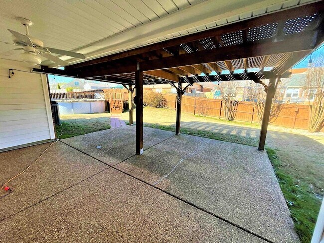 Building Photo - 11652 Belle Manor Dr