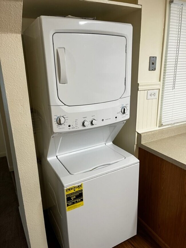 Building Photo - BG40-10