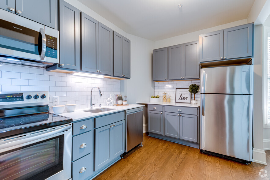 Laurel - 1BD-1BA - 548SF - Kitchen - Bowler Lofts