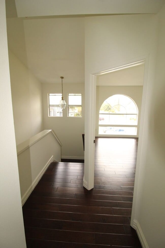 Building Photo - Cape Weston Condo with Great Layout!