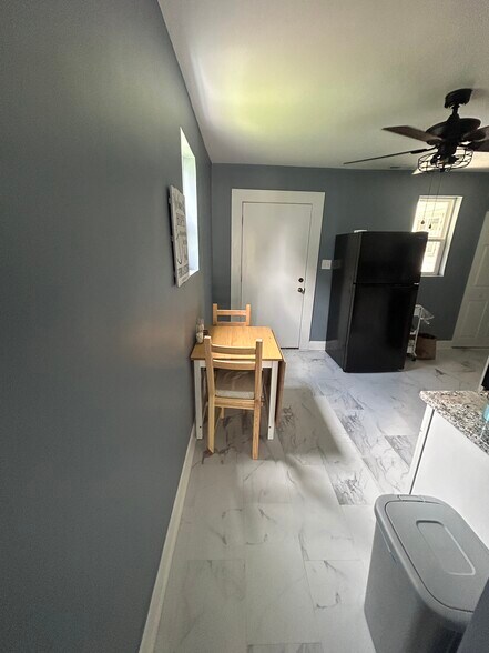 Building Photo - 539 Southwood Ave