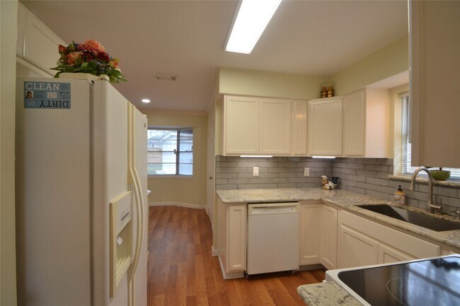 Building Photo - 12711 Westleigh Dr
