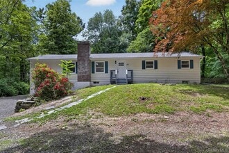 Building Photo - 179 Roosevelt Rd