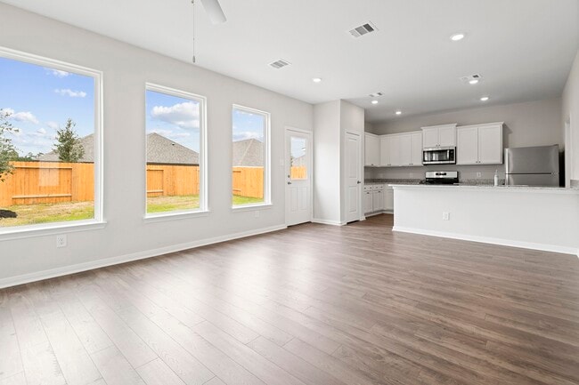 Building Photo - 5906 Peony Pl