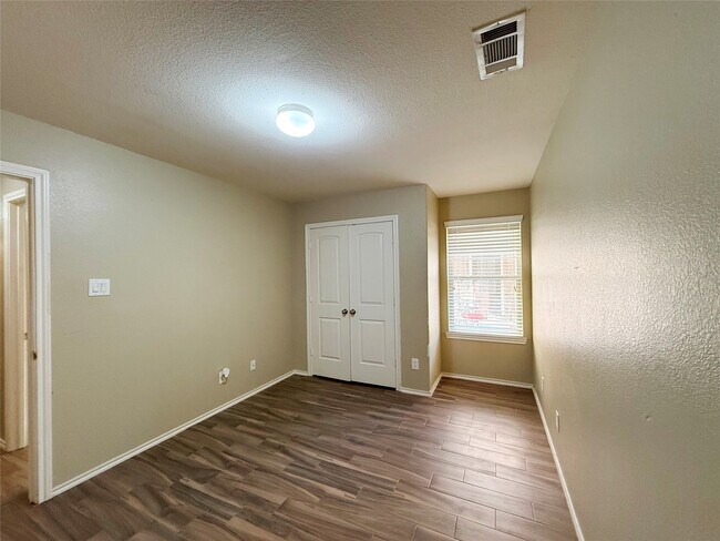 Building Photo - 1626 Thornhollow Dr