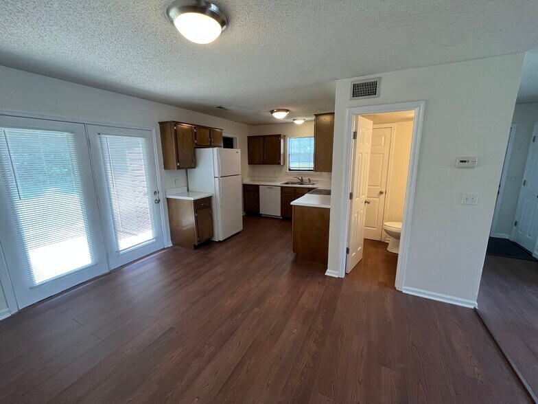 Building Photo - 1319 Stratton Place Dr