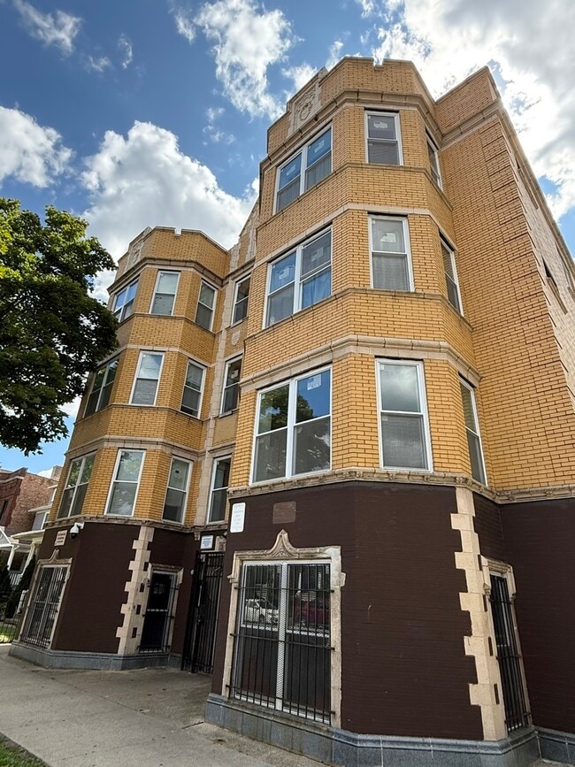 Primary Photo - 5225 W Washington Blvd