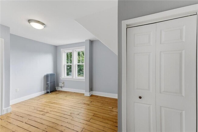 Building Photo - 132 S Angell St