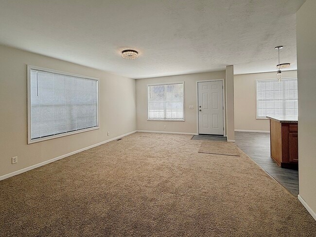 Building Photo - 45 Candlelight Dr