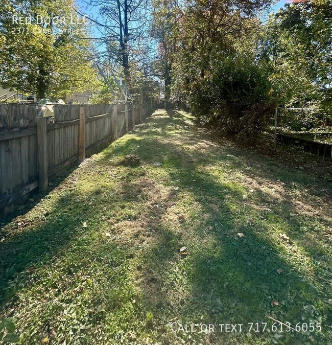 Building Photo - 2371 Canby St