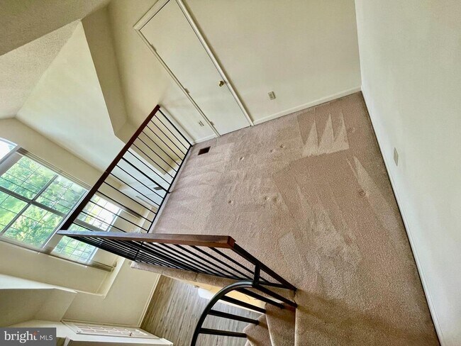 Building Photo - 10318 Westridge Dr