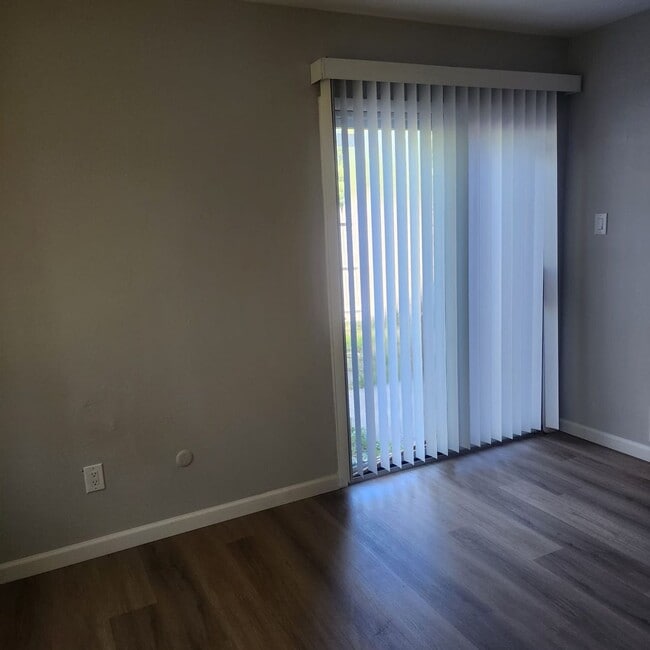 Building Photo - Spacious 3 Bedroom house for Rent !!!