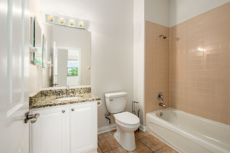 Building Photo - 7200 Fernridge Dr