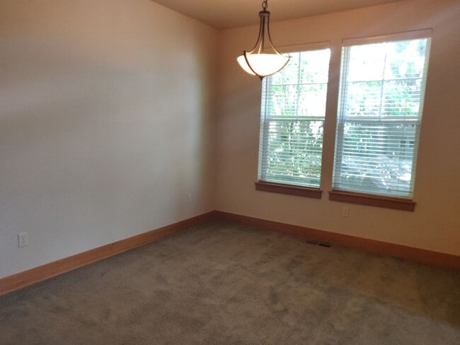 Building Photo - Charming 3x2.5 Modern Craftsman Home in NW Crossing with Private Backyard Oasis and Bonus Room Up...