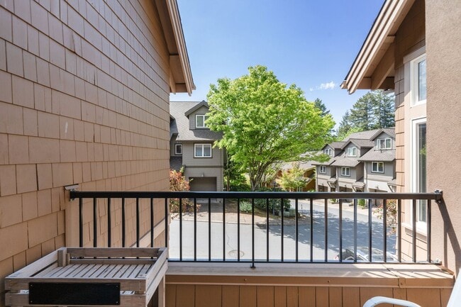 Building Photo - 10251 NW Village Heights Dr