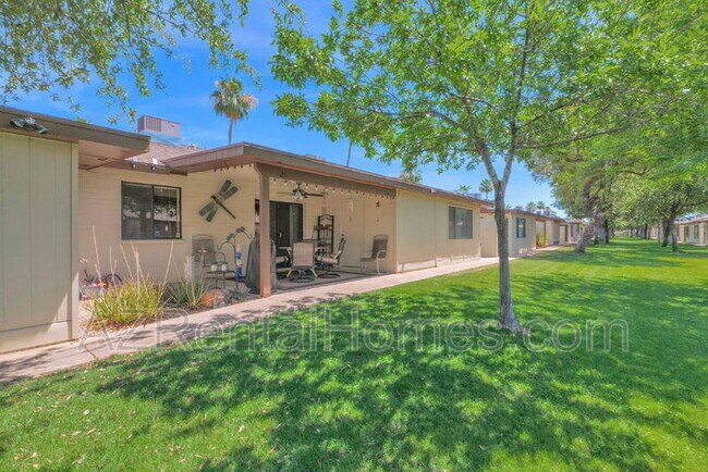 Building Photo - 2064 S Farnsworth Dr