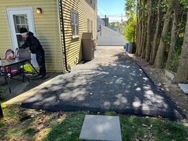 Building Photo - 107 Pen Argyl St