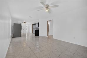 Building Photo - 658 Royalty Ct