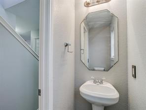 Building Photo - 1200 Kenneys Way