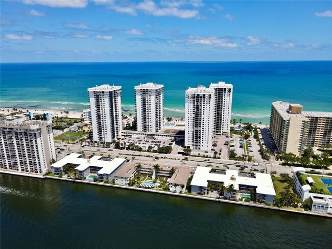 Building Photo - 2201 S Ocean Dr