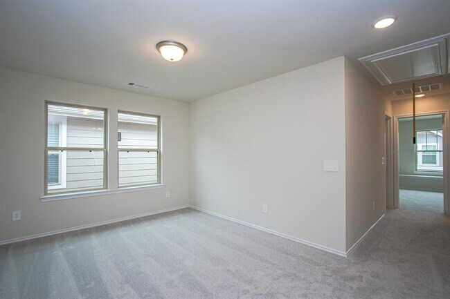 Building Photo - 3413 Knighton Hill Dr