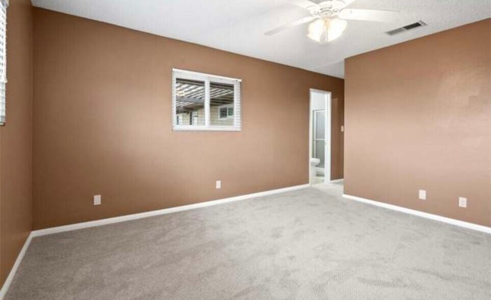Building Photo - 4551 W Avenue L14