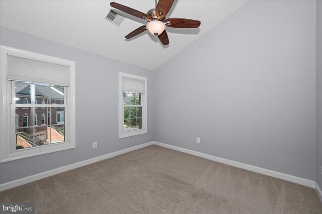 Building Photo - 4576 Fair Valley Dr