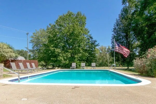 Building Photo - 436 Foothill Dr
