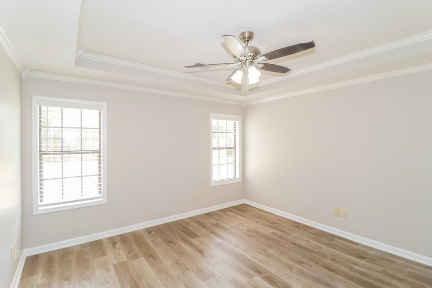 Building Photo - 8607 Sunnyvale St N