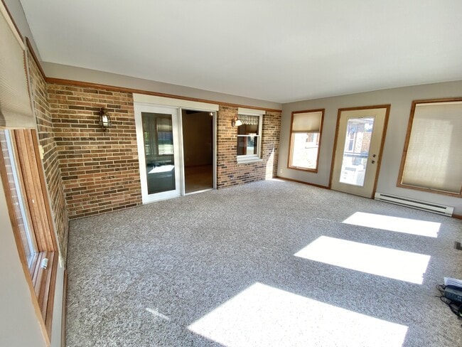 Building Photo - 3520 Ditmer Rd