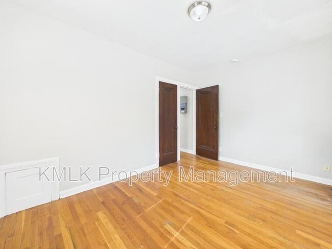 Building Photo - 1346 Kenilworth Ave