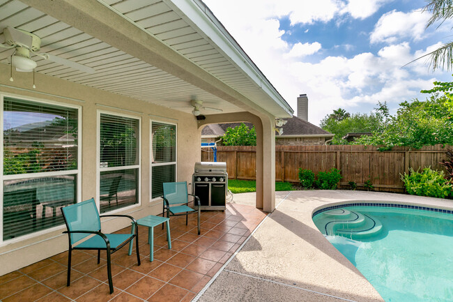 Building Photo - 7005 Madiera Dr