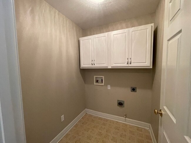 Building Photo - BELLE ROSE AT LEGACY! HURRY WONT LAST LONG!