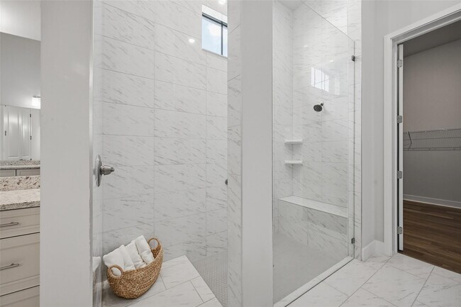 Building Photo - 7818 Rowan Terrace