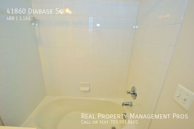 Building Photo - 41860 Diabase Square