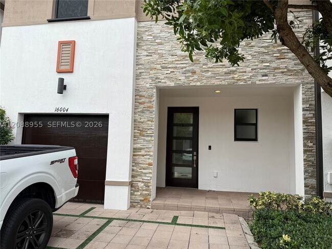 Building Photo - 16004 NW 91st Ct