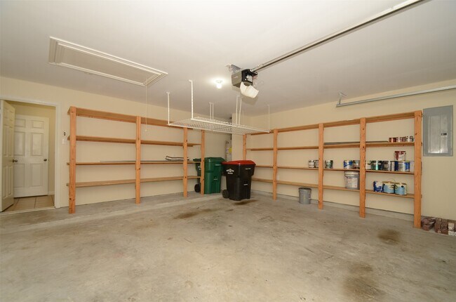 Building Photo - 23207 Dewflower Dr