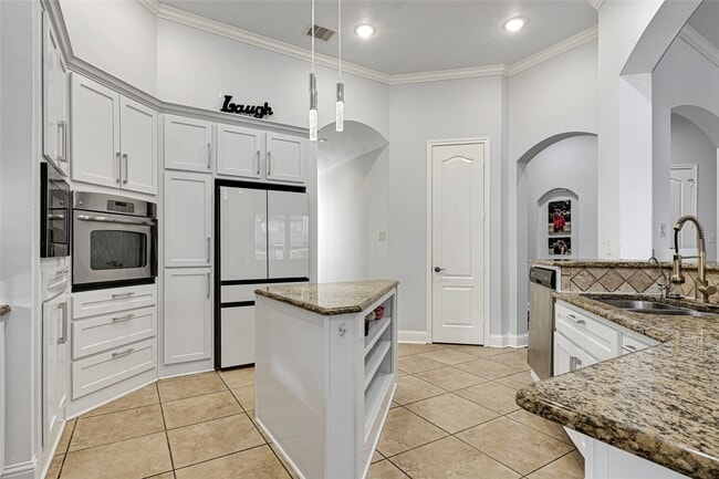 Building Photo - 28214 Churchill Ct