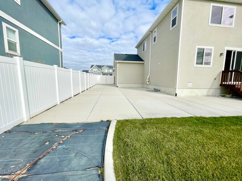 Building Photo - 3859 W Young Lucerne Cir