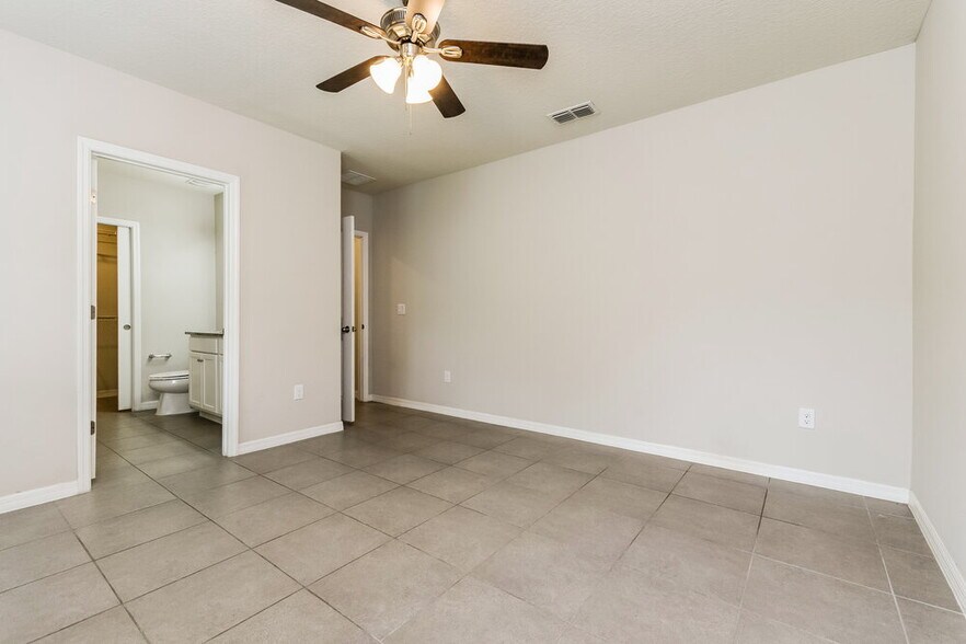 Building Photo - 348 Colony Ct