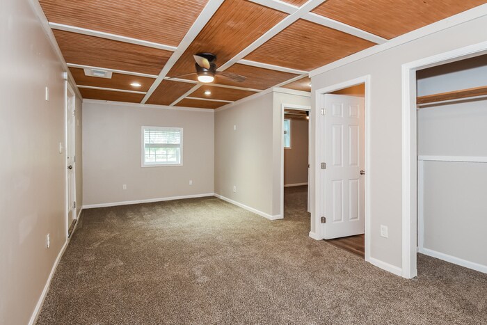Building Photo - 513 Hemlock Dr