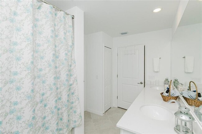 Building Photo - 5555 Double Eagle Cir