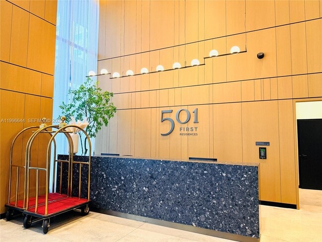 Building Photo - 121 NE 5th St