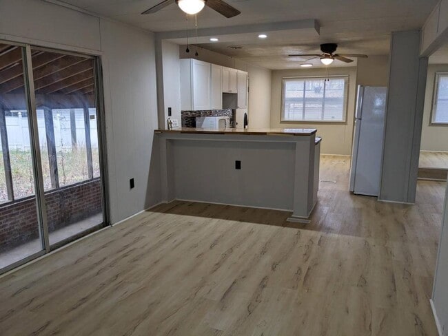 Building Photo - 12100 Lullingstone Rd