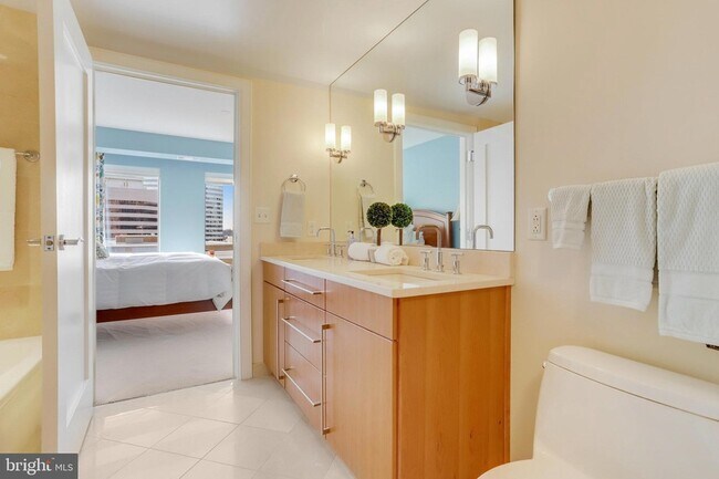 Building Photo - 1111 19th St N